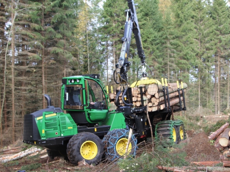 Усовершенствованный форвардер 1110E от John Deere